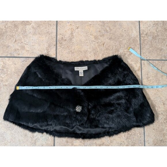 Lord and Taylor 100% Black Rabbit Fur Shrug Capelet Shawl Brooch - Picture 9 of 10